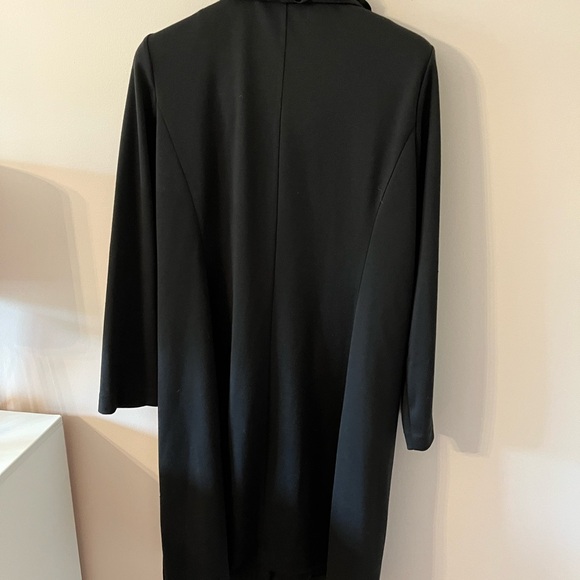 Black long with flower collar buttons up the front, stylish - Picture 6 of 6